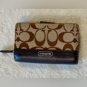 Coach bifold wallet signature pattern